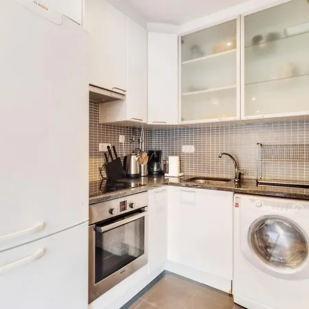 Charming 1br With Terrace Views Of Bridge | By Airnest