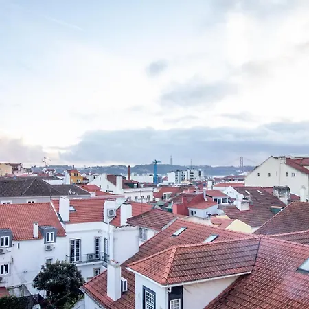 Charming 1br With Terrace Views Of Bridge | By Airnest Appartement Lissabon