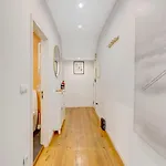 Charming 1br With Terrace Views Of Bridge | By Airnest *