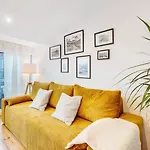 Charming 1br With Terrace Views Of Bridge | By Airnest Διαμέρισμα Lisboa