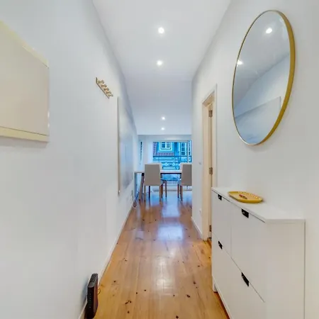 Charming 1br With Terrace Views Of Bridge | By Airnest Апартаменти