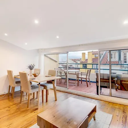 Апартаменти Charming 1br With Terrace Views Of Bridge | By Airnest *