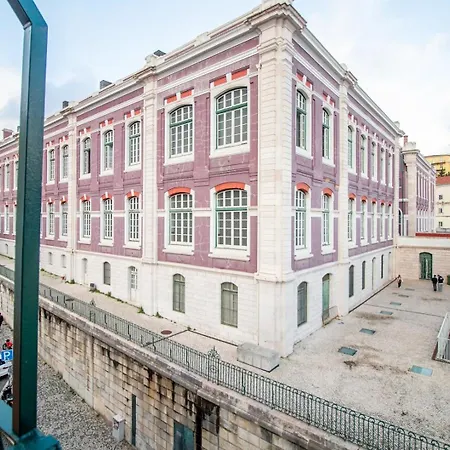 Διαμέρισμα Charming 1br With Terrace Views Of Bridge | By Airnest
