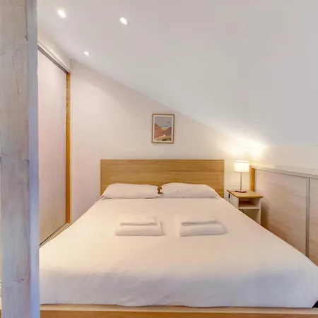 Апартаменты Charming 1br With Terrace Views Of Bridge | By Airnest