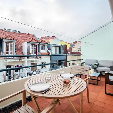 Charming 1br With Terrace Views Of Bridge | By Airnest * リスボン